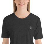 Camiseta básica mujer heather oscuro cuello redondo bordado contraste