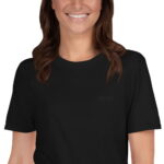 Camiseta básica mujer negro cuello redondo bordado